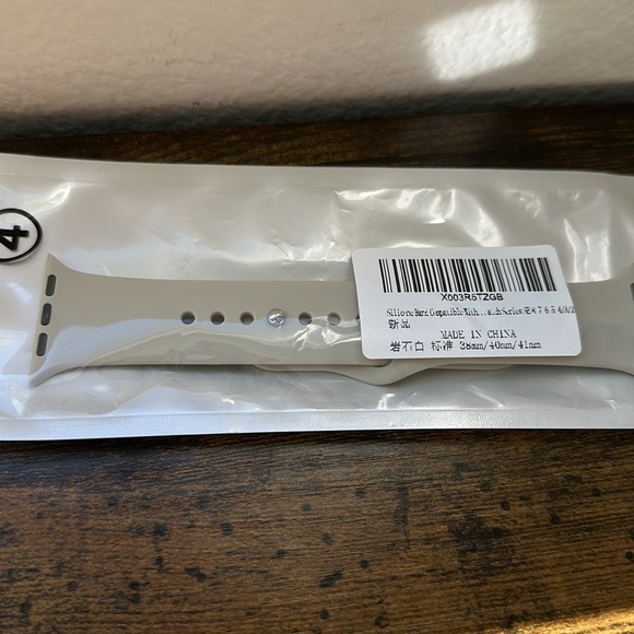 38-41mm Apple Watch Band & Charger - Light Gray - Picture 3 of 3